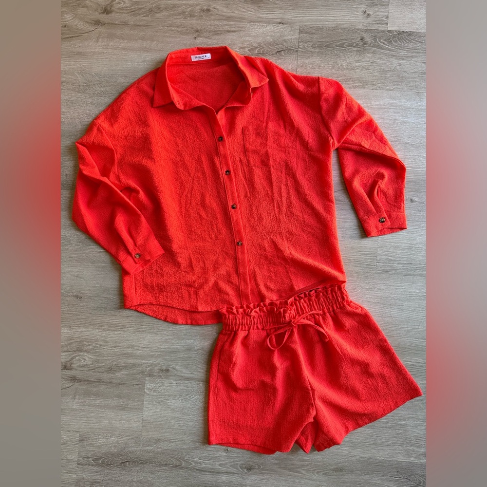 Vibrant Red Button-Up Shirt and Shorts Set size small NWOT